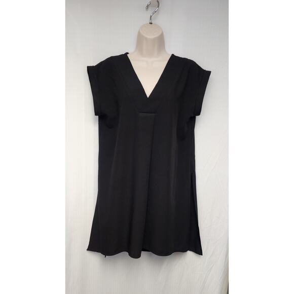 Cupio V-Neckline Short Sleeve Lo-Hi Tunic Blouse Size Medium Color Black - Picture 2 of 8